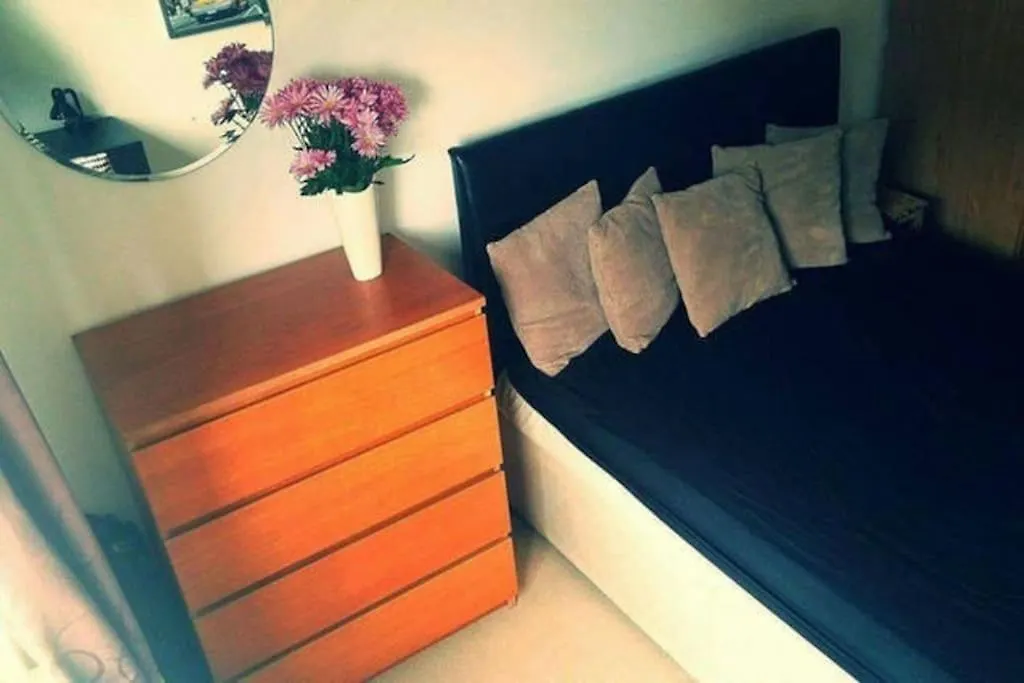 Superhost 1 Bedroom Flat 15 Mins To Center,Zone 2 London 0*,  United Kingdom