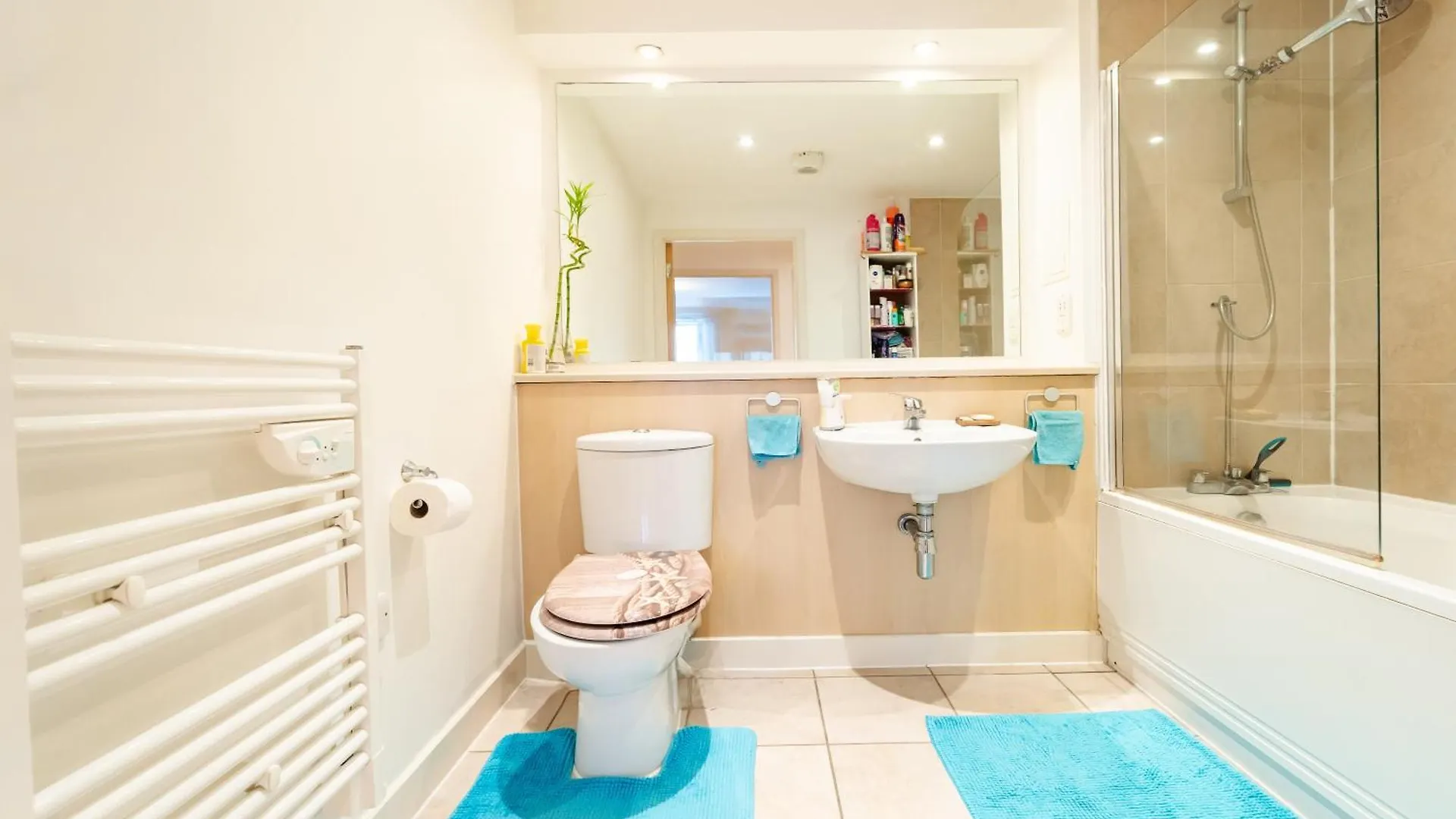 Superhost 1 Bedroom Flat 15 Mins To Center,Zone 2 London 0*,  United Kingdom